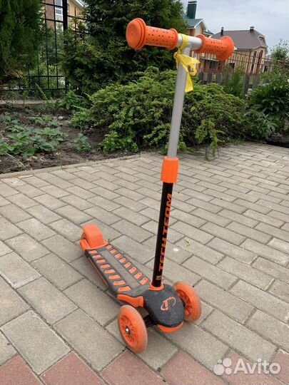 Самокат для девочки 3-7 лет