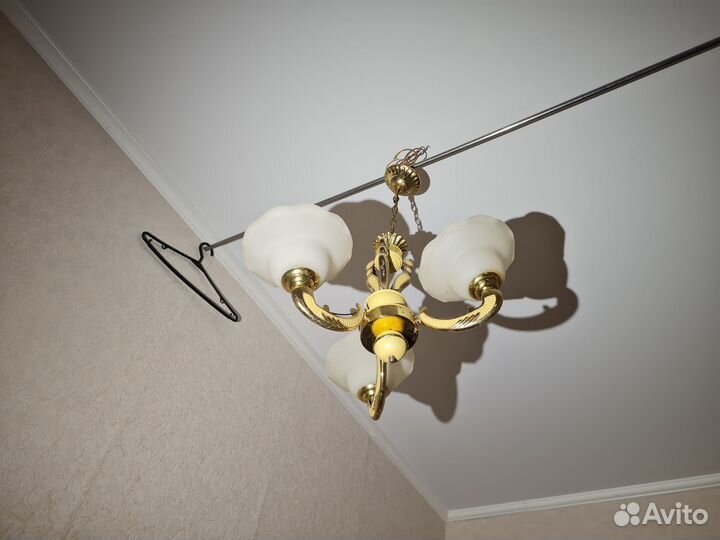 Люстра потолочная. Привезу бесплатно