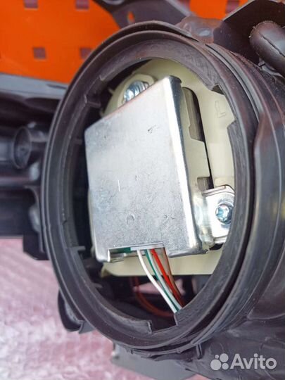 Фара левая Mitsubishi Outlander led