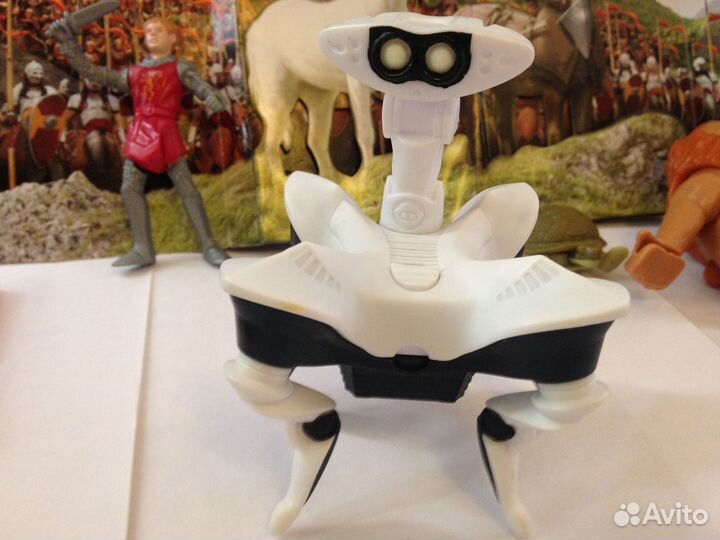 Игрушки Макдональдс 2000-х годов Хэппи Мил