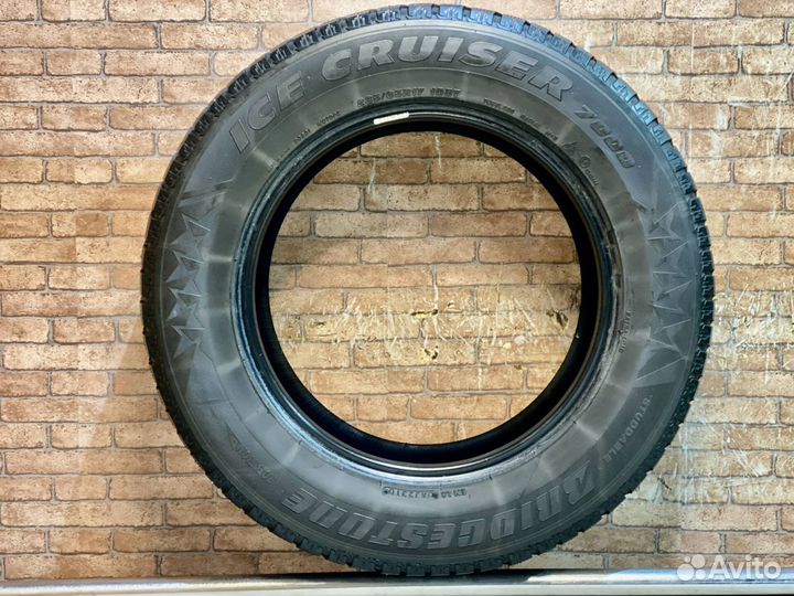 Bridgestone Ice Cruiser 7000 235/65 R17