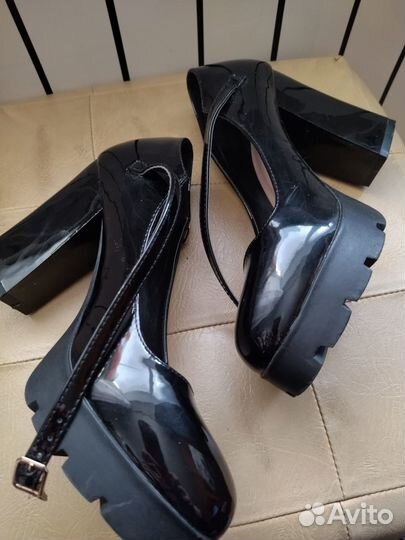 Туфли женские 39 размер черные
