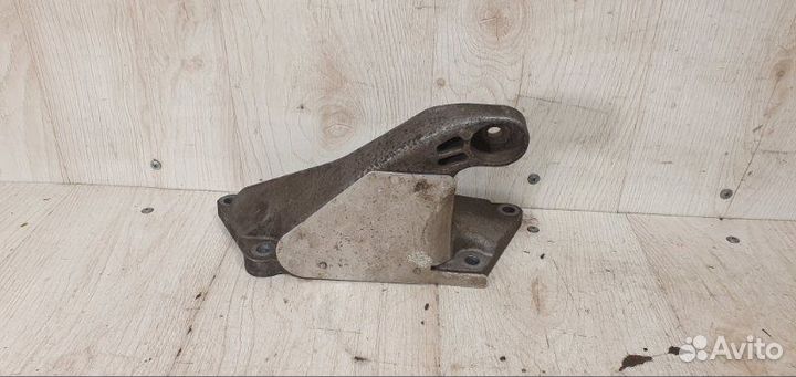 Кронштейн двигателя правый Bmw X3 E83