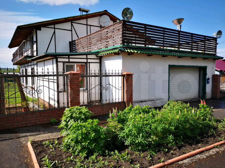 Коттедж 190 м² на участке 9 сот.