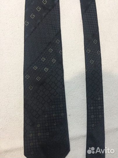 Галстук Gucci Б/У 100 шелк