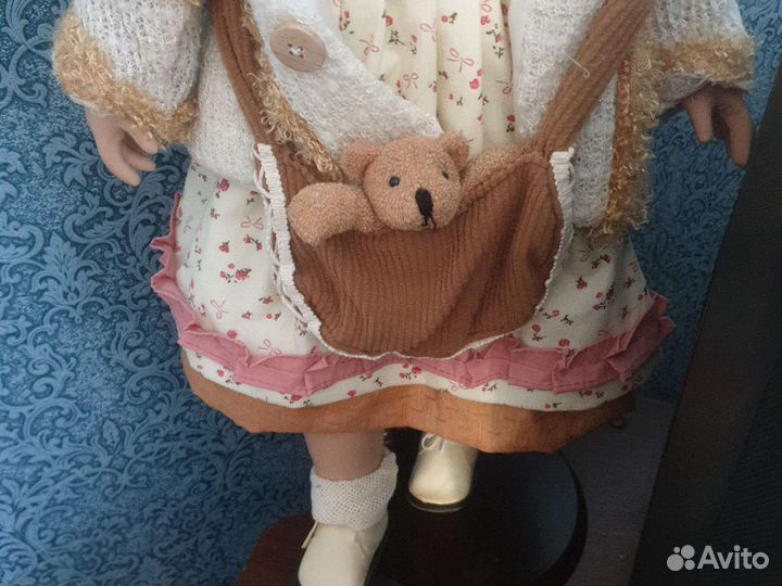 Фарфоровая кукла 70см