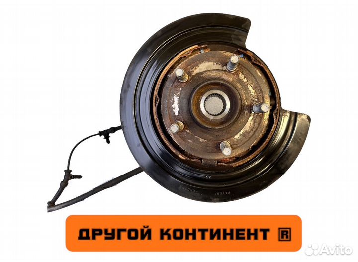 Кулак задний правый на Jeep WK2