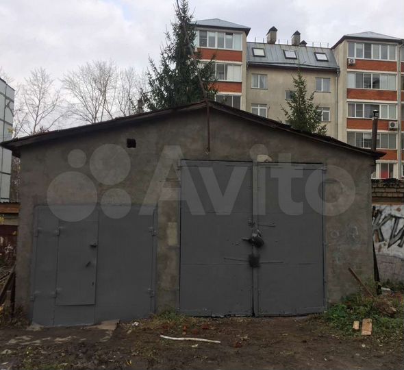 Гараж, > 30 м²