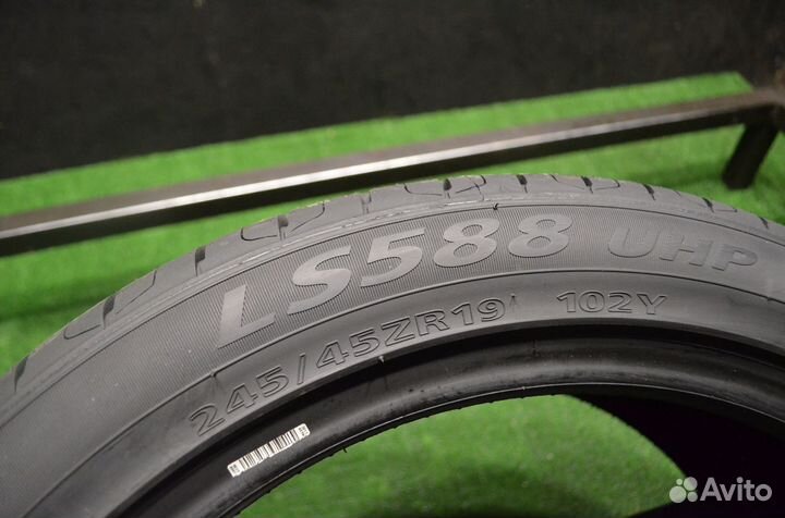 Landsail LS588 UHP 245/45 R19 102Y