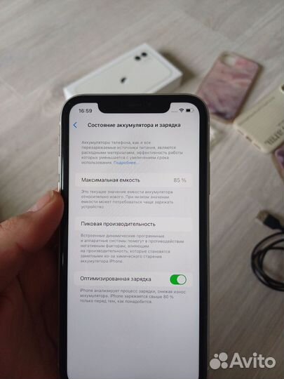 iPhone 11, 64 ГБ