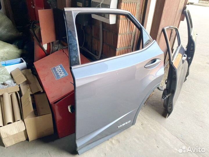 Дверь авто Лексус Эр Икс левая