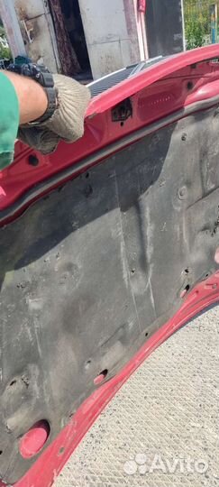 Капот Вольво 850