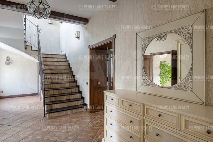 Коттедж 495 м² на участке 2,3 га