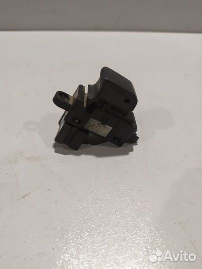 Кнопка стеклоподъемника Nissan Qashqai 2008