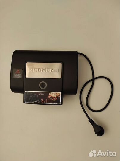 Вафельница сэндвичница redmond RSM-M1403