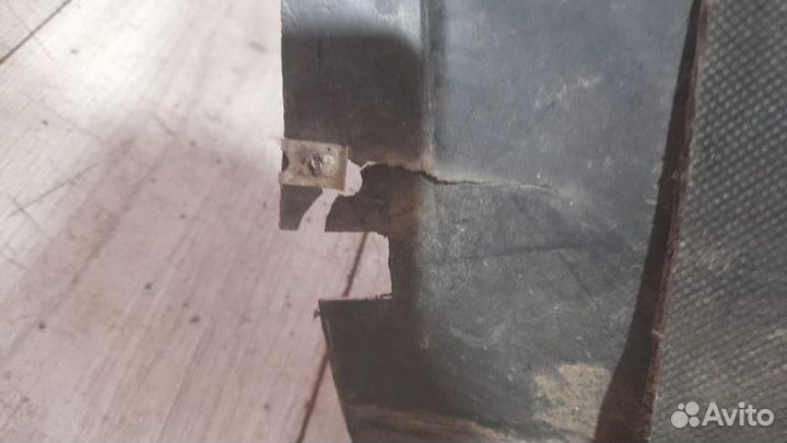 Подкрылок передний правый Chery Tiggo 4 С 2017