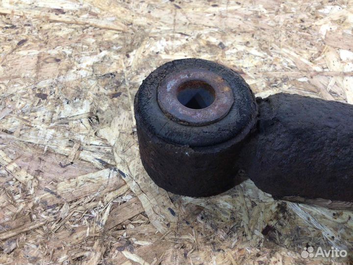 Амортизатор задний Nissan Navara 56200EB30A YD25