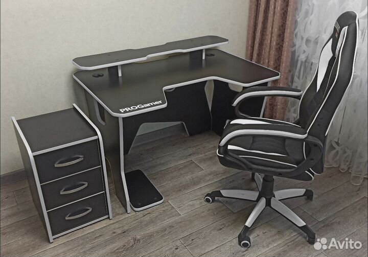 Игровой компьютерный стол