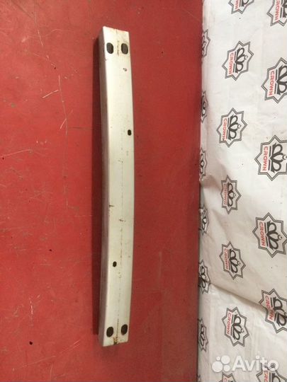 Усилитель бампера Nissan Almera N16 хэтчбек (до