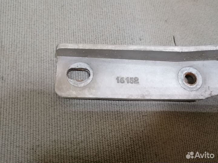 Петля капота Peugeot 206 1.4 1998-2012