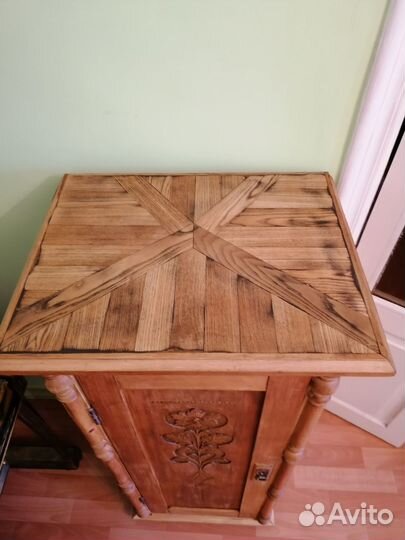 Тумбочка под патефон старинная