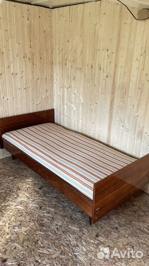 Кровать на дачу