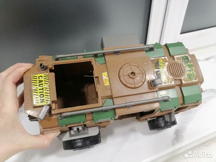 Боевой фургон для подземелья из набора Playmates