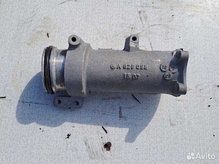 Патрубок мотора Mercedes OM 628. 400cdi