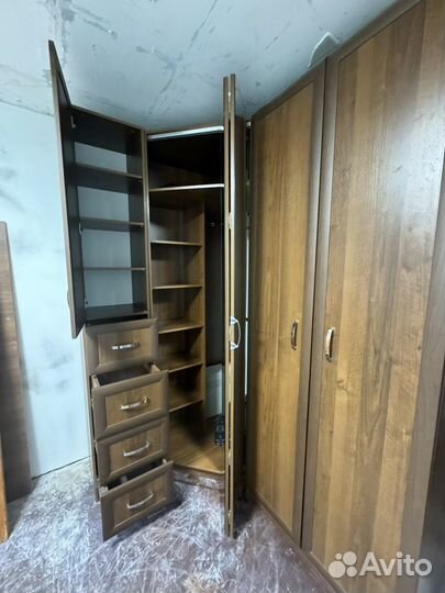 Шкаф купе угловой с зеркалом бу
