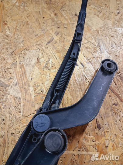 Поводок стеклоочистителя правый Mercedes Benz W220