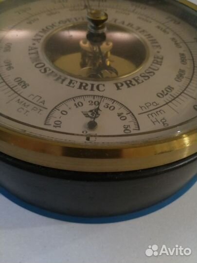 Барометр настенный