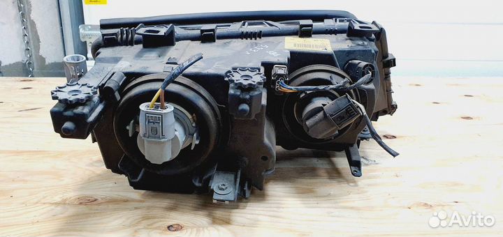 Фара левая BMW E46