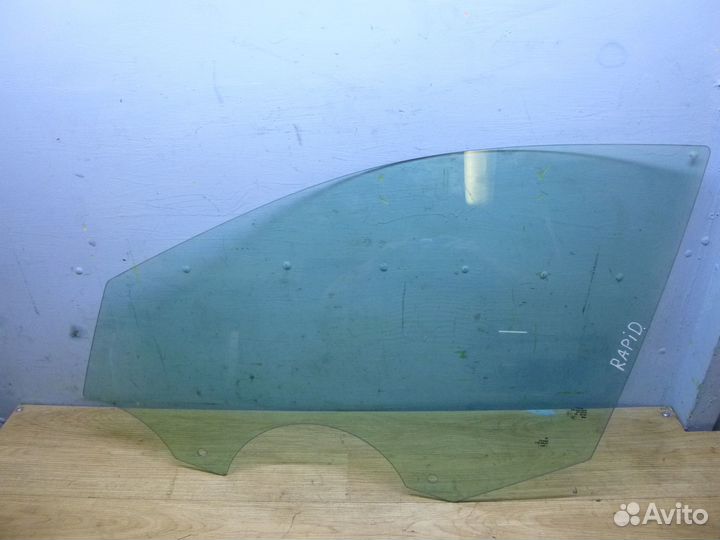 Стекло двери передней левой Skoda Rapid 2012-2020