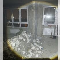 Бой кирпича в мешках