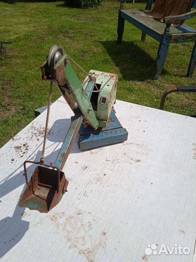 Игрушка экскаватор СССР