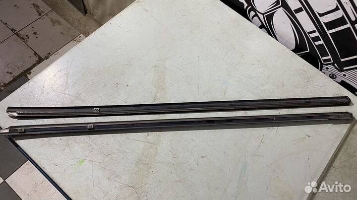 Молдинг стекла левая правая Mercedes W220