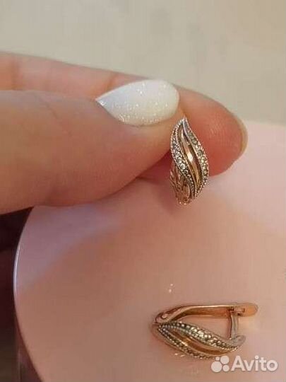 Золотые серьги