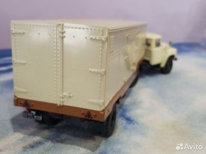 Модель грузовика