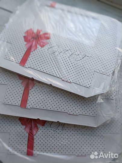 Коробка подарочная с окном