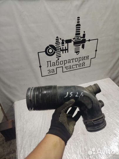 Патрубок воздушного фильтра Volkswagen Jetta 5