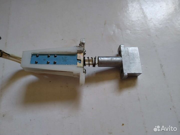 Включатель 