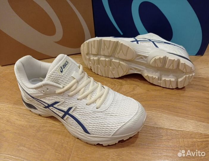 Кроссовки Asics