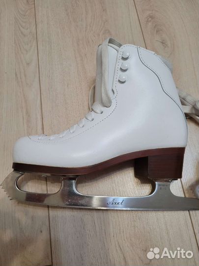 Коньки профессиональные