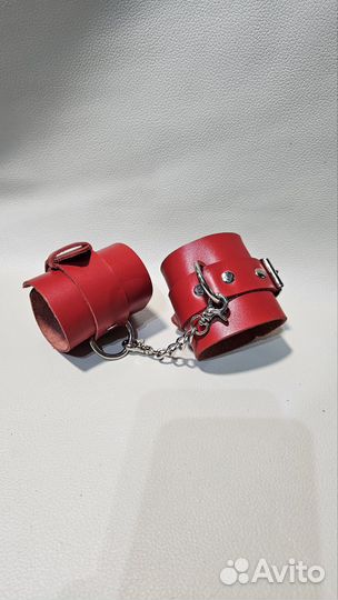 Наручники красные