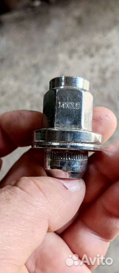 Колесные гайки