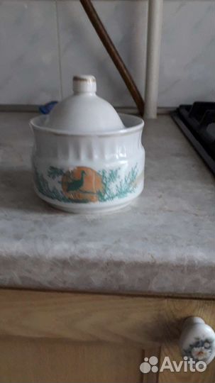 Чайник заварочный фарфоровый новый и сахарница