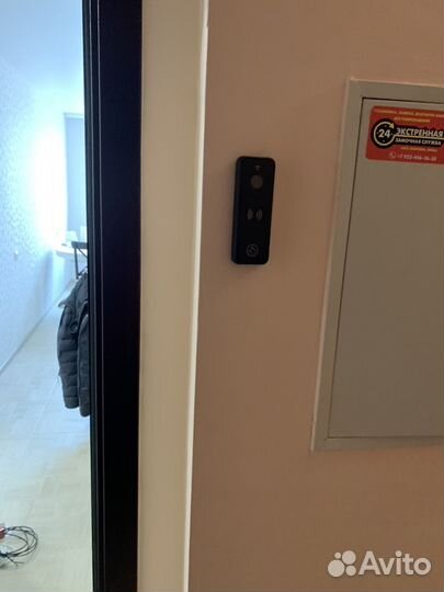 Монитор и вызывная панель