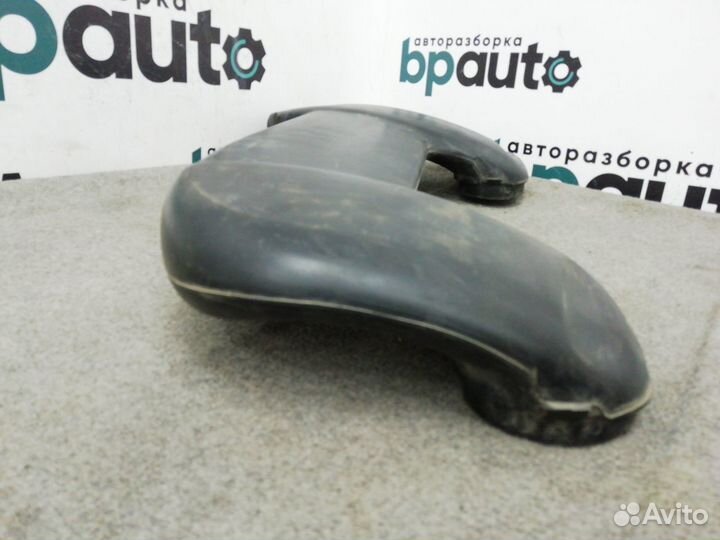 Воздухозаборник 13718570289 BMW