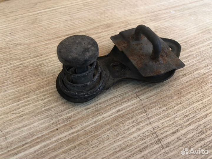 Замок капота передний Mercedes-Benz C-Class W203