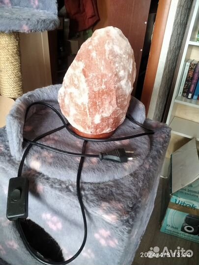 Соляная лампа красивая новая для дыхания